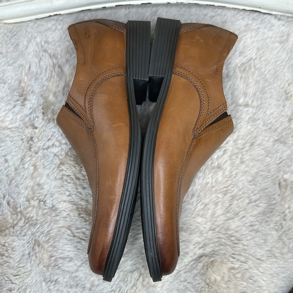 Clarks | Whiddon Step Size 9, Dark Tan Leather Slip On Loafers - Picture 6 of 14